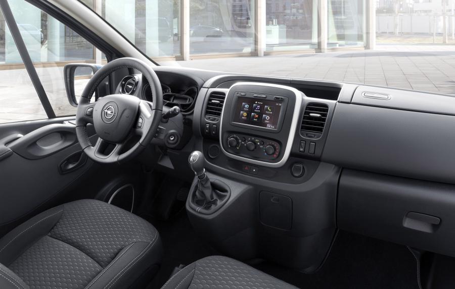  Opel Vivaro 2015 года  (фото 4 из 9)